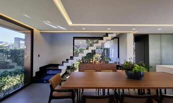 Imagem 2: Casa para Venda em Florianópolis, Rio Tavares, 4 dormitórios, 4 suítes, 5 banheiros, 2 vag