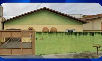 Imagem: CASA - Área de 318,78m² (terreno) e 142,97m²