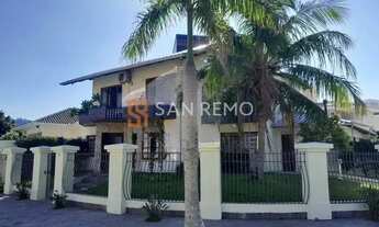 Imagem 2: Córrego Grande Casa com 5 dormitórios