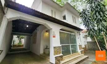 Imagem 2: Casa Comercial para Alugar em Carmo, BH 280 m², Ampla Área Externa - 04 vagas de Garagem