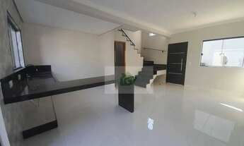 Imagem: Casa com 2 dormitórios e 2 banheiros à