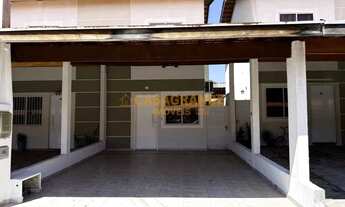 Imagem: Casa à Venda - 3 quartos, 1 suíte, 70m²