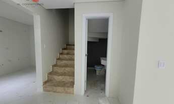 Imagem 5: Sobrado para Venda em Curitiba, Uberaba, 3 dormitórios, 1 suíte, 3 banheiros, 1 vaga