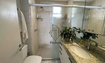 Imagem 3: Apartamento com móveis planejados e varanda/sacada com vista definitiva para o mar da pra