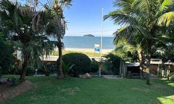 Imagem 3: Sobrado para venda com 287 m2 no Centro de Balneário Piçarras, de frente para o mar!!!