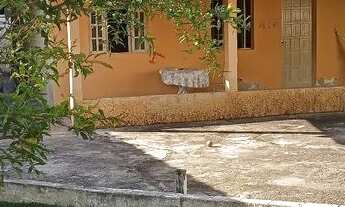 Imagem: Casa colonial perto da praia Jacaraipe