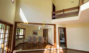 Imagem 3: Casa de condomínio bem localizada em Alphaville 4 suítes