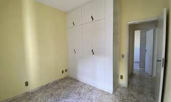 Imagem 6: Espaçoso apartamento com 2 dormitórios com armários e garagem - 2 quadras da praia