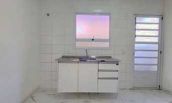 Imagem 5: Casa à Venda com 2 Dormitórios, 1 Banheiro e Quintal em Condomínio