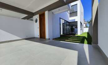 Imagem 3: Linda Casa geminada com 3 dormitórios, de alto padrão em localização estratégica no Sul da