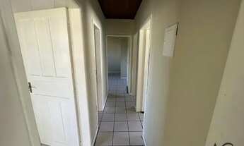 Imagem 6: Casa comercial para aluguel possui 90 m² com 3 quartos em Centro - Palhoça - SC