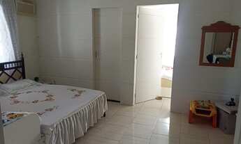 Imagem 3: Casa ampla no terreno - 05 dormitórios - 450m da praia - Semi mobiliado