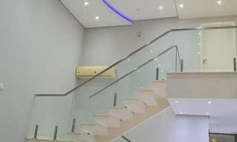 Imagem 2: Casa de condomínio sobrado para venda possui 256 metros quadrados com 4 quartos