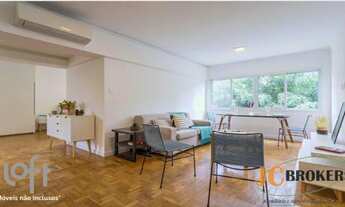 Imagem: Apartamento reformado, sem mobília, com