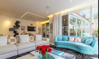 Imagem 3: Casa de condomínio sobrado para venda tem 550 metros quadrados com 5 quartos