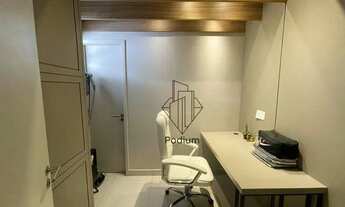 Imagem 2: Apartamento com móveis planejados e varanda/sacada com vista definitiva para o mar da pra