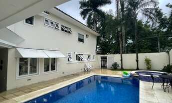 Imagem 3: Casa de condomínio para aluguel possui 650 metros quadrados com 6 quartos