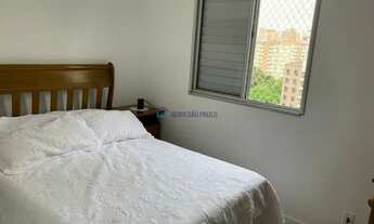 Imagem 2: Apartamento de 47m² com 2 dormitórios, 1 banheiro e 1 vaga em andar alto