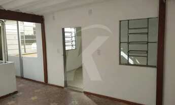 Imagem: Casa com 3 quartos, sala, cozinha, banheiro