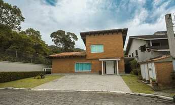 Imagem 3: Casa de condomínio de 612m² - piscina e churrasqueira - 3 dorm suítes - 6 vagas - ENSEADA