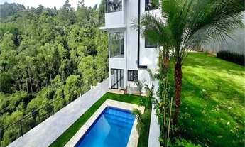 Imagem 6: Sobrado à venda na Serra Da Cantareira com 3 amplas suítes a máster com closet e hidromass