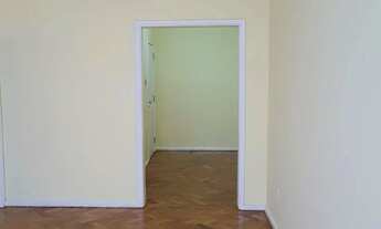 Imagem 3: Apartamento para venda tem 75 metros quadrados com 2 quartos em Copacabana - Rio de Janeir