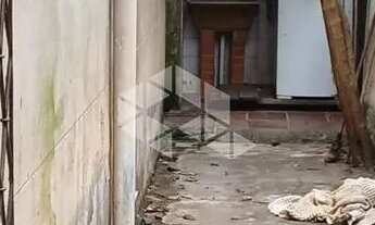 Imagem 11: Casa térrea com terreno de 227,00m² próximo do Shopping Praia de Belas no Bairro Menino De