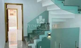 Imagem 4: Sobrado Frontal na Vila Esperança conta com três dormitórios, uma suíte e quatro vagas na