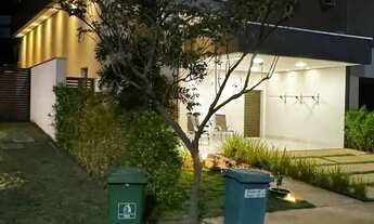 Imagem 2: Térrea para venda possui 189 metros quadrados com 3 quartos em Condomínio Belvedere II - C