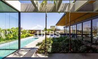 Imagem 5: Casa Semi-Térrea com Elevador no Jardins Munique