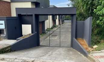 Imagem: Casa (Alvenaria), com 3 quartos e 1 banheiros