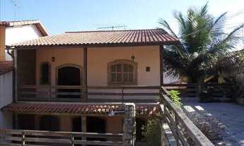 Imagem 3: Casa no centro de Maricá com 345 m² com 7 quartos, piscina e churrasqueira