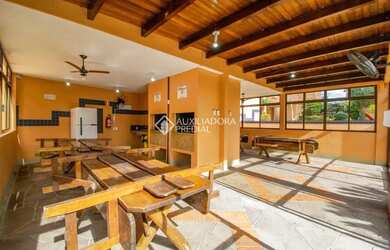 Imagem 7: Imóvel para aluguel possui 58 metros quadrados com 2 quartos em Petrópolis - Porto Alegre