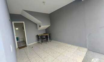 Imagem 4: Sobrado com 3 Quartos, Varanda e Corredor Lateral em Rua Tranquila Itajuba Barra Velha