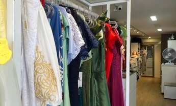 Imagem 2: Passo loja de roupas decorada, frente de rua, no centro de Lauro de freitas. Oportunidade!