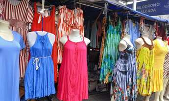 Imagem 2: Vendo 2 barraca na calçada ao lado do Bradesco em frete ao Santander