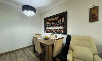 Imagem 5: Apartamento sofisticado no Centro com sacada, móveis planejados e infraestrutura moderna