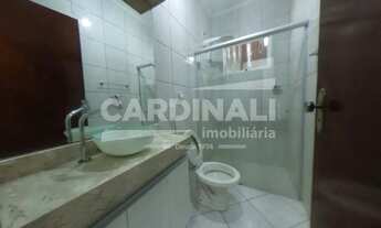 Imagem 6: Casa 2 Dormitórios com garagem para 2 carros e quintal