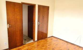 Imagem 3: Apartamento com 3 dormitórios para alugar, 90 m² por R$ 900,00/mês - Bairu - Juiz de Fora