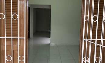 Imagem 2: Alugo casa com ótima localidade em Santa Cruz