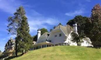 Imagem 4: Sobrado para venda possui 613 metros quadrados com 5 quartos em Centro - Campos do Jordão