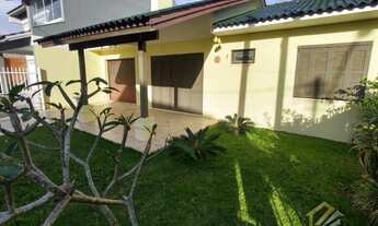 Imagem 2: Casa e Sobrado de 4 dormitórios à Venda - Xangri-lá