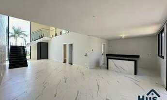 Imagem 3: Linda Mansão com 4 Quartos, 4 Suítes com Varanda, Hidro, Piscina e 4 Vagas em Vespasiano