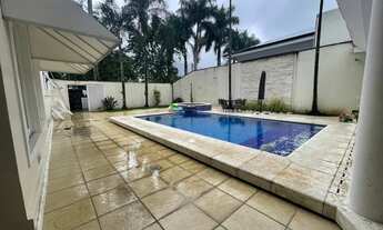 Imagem 6: Casa de condomínio para aluguel possui 650 metros quadrados com 6 quartos