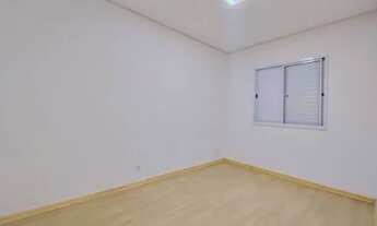 Imagem 6: Casa à Venda com 2 Dormitórios, 1 Banheiro e Quintal em Condomínio