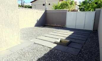 Imagem 10: Casa para venda possui 60 metros quadrados com 2 quartos e um suíte, no Bairro Serramar em