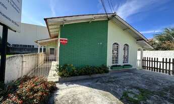 Imagem 2: Casa comercial para aluguel possui 90 m² com 3 quartos em Centro - Palhoça - SC