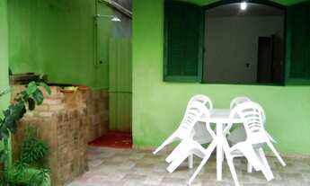 Imagem 4: Feriados Cabo Frio, Praia do Pero. Casa na rua atrás da Praia