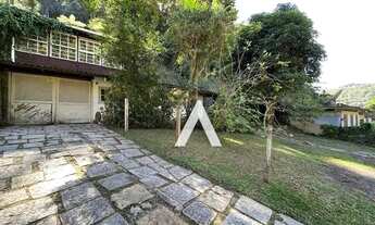 Imagem 2: Casa com 10 quartos à venda, 327 m² por R$ 865.000 - Albuquerque - Teresópolis/RJ