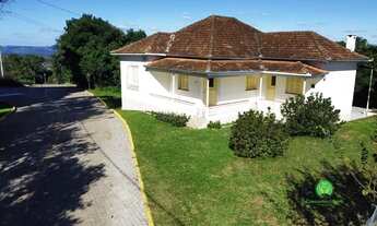 Imagem 6: Oportunidade de Investimento!!! Casarão com porão de construção sólida, estilo colonial